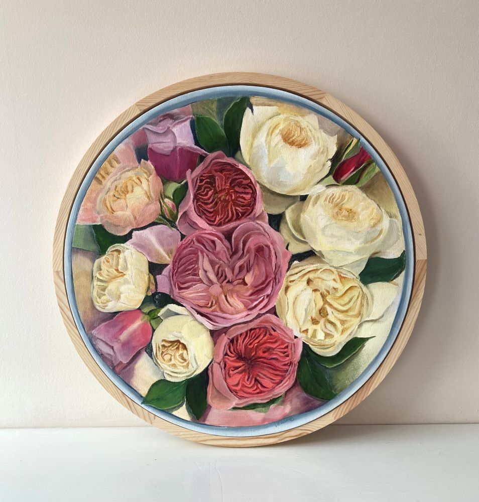 Picture of an oil painting of roses in a bowl